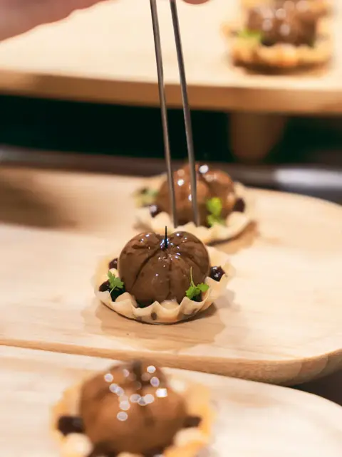 Tartaletas. Con paté y brotes