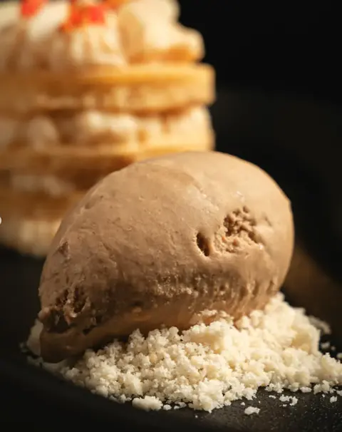 Milhojas con helado. De la casa