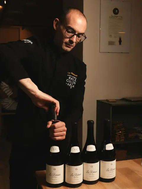 La bodega. Abriendo la selección