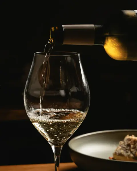 El servicio del vino. Copa de blanco